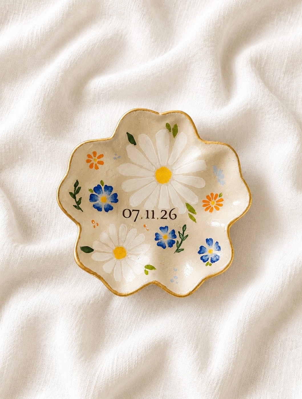 Hand-painted personalized daisy trinket dish with a keepsake date